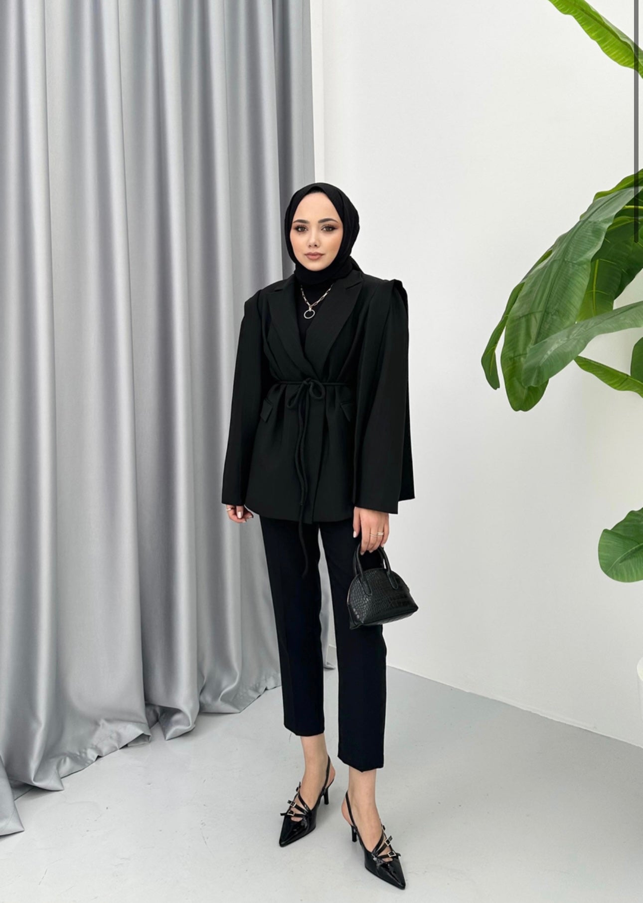 Vera Blazer Black